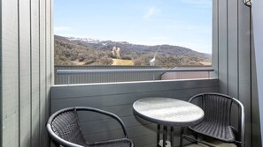 Outdoor dining - Squatters Run 26 in the Heart of Thredbo (Thredbo)