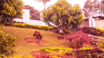 Classic Double Room, Garden View | Property grounds