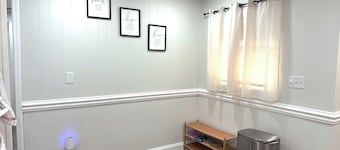 Cozy Family Home Near Downtown - Quiet & Comfortable Stay