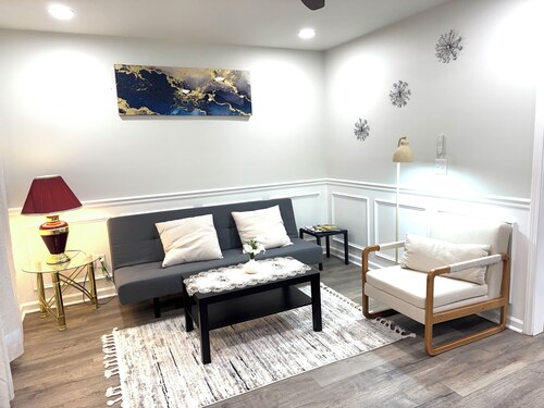 Cozy Family Home Near Downtown - Quiet & Comfortable Stay