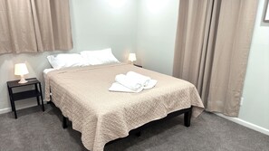 3 bedrooms, in-room safe, iron/ironing board, travel crib
