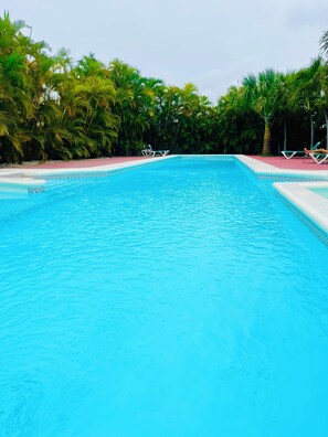 Outdoor pool - Cozy 2 BR -Resort Style-Restaurant-Golf@ Cocotal Golf and Country Club Punta Can (Punta Cana)