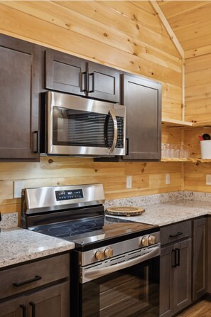 Fridge, microwave, oven, stovetop - Walk to Dollywood, fireworks view from your private hot tub!! (Pigeon Forge)