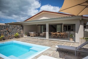 Outdoor pool - Perfect 3-bedroom house with AC in Rivière Noire District (Rivière Noire District)