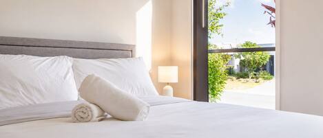 4 habitaciones, tabla de planchar con plancha, wifi y ropa de cama