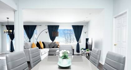 Luxury Lakeview Stay with Jacuzzi | Downtown Barrie