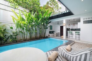 Outdoor pool - The Fallons Villa Berawa, Canggu by Sandara (Canggu)