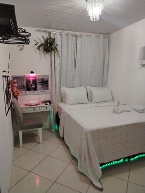 1 chambre, fer et planche à repasser, Wi-Fi, draps fournis
