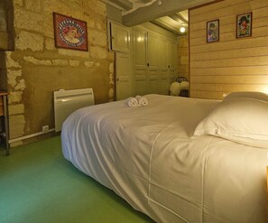 2 chambres, bureau, fer et planche à repasser, Wi-Fi gratuit