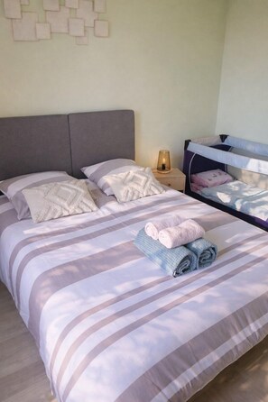 2 bedrooms, bed sheets - The source - Le Grand-Pressigny (Le Grand-Pressigny)