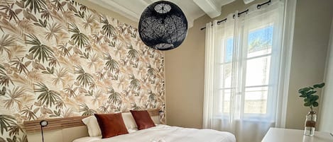 2 habitaciones, tabla de planchar con plancha, internet y ropa de cama