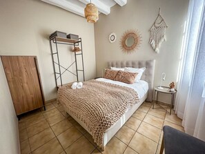 2 chambres, fer et planche à repasser, accès Internet, draps fournis