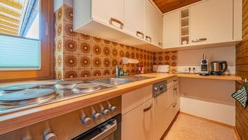 Kühlschrank, Ofen, Herdplatte, Geschirrspüler