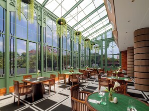 Restaurant - Elais by ARTOTEL (Medan)