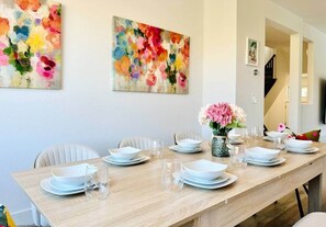 Dining - Near Strip Beautiful 6BR Large Villa (Spring Valley)