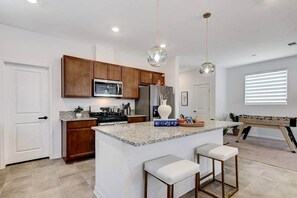 Fridge, microwave, oven, stovetop - Chic 5BR 6beds•New Furniture•Near Strip&Attraction (Enterprise)