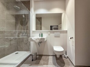 Shower - Superb house with fireplace, pool table & sauna (Houyet)
