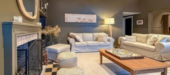 Superb house with fireplace, pool table & sauna