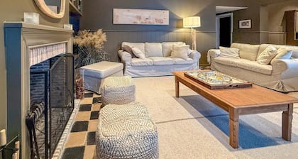 Superb house with fireplace, pool table & sauna