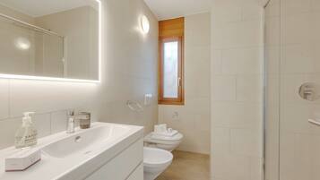 Appartement Standard, 1 chambre, four à micro-ondes (Casa Di Bea) | Salle de bain