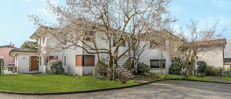 บริเวณภายนอก