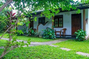 Property grounds - Nimsara Lodge Sigiriya (Sigiriya)