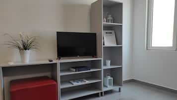 One Bedroom Apartment with Twin Bed & City View | Innenbereich