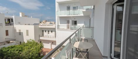 Twin Studio | Balcony