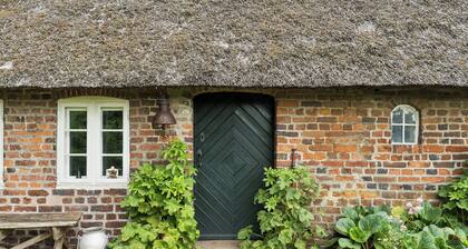 Peace and nature in a historic holiday home