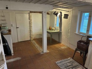 Interior - Peace and nature in a historic holiday home (Højer)