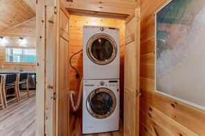 Interior - Walk to Dollywood fireworks view new 2025 Cozy 2-bedroom Private Hot Tub (Pigeon Forge)