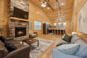 Smart TV, fireplace
