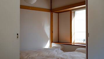 3 bedrooms, iron/ironing board, internet