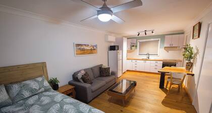 The Eazy Living Studio - Pet Friendly