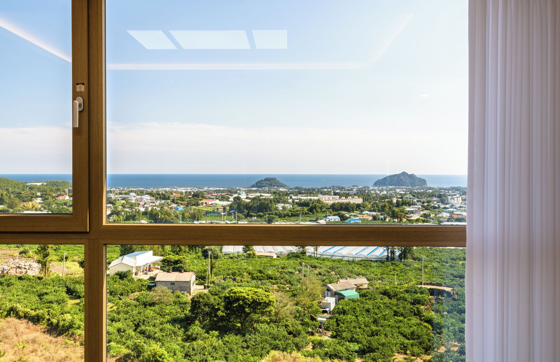 المنشأة من الداخل