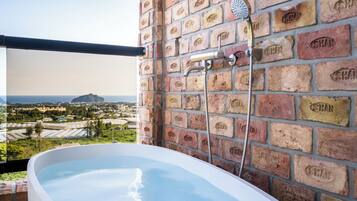13-pyeong couple room | Bathroom | Hair dryer, towels, shampoo