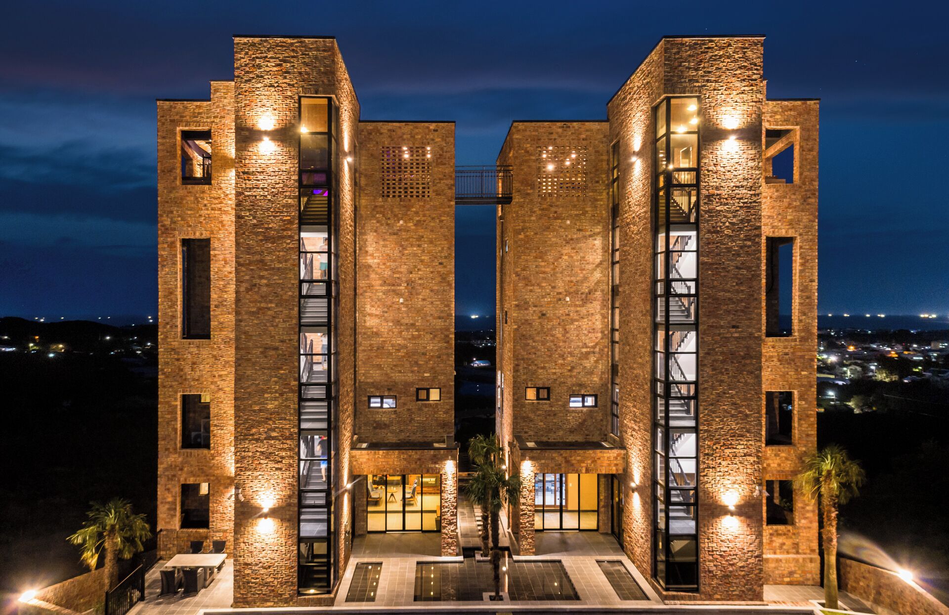 المنشأة من الخارج