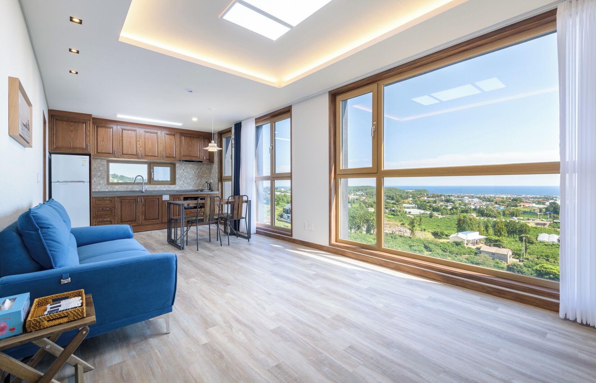 25평 스위트룸 | 거실 공간