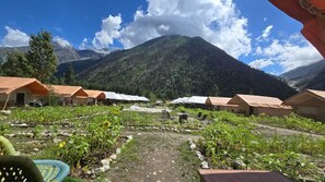 ด้านหน้าที่พัก