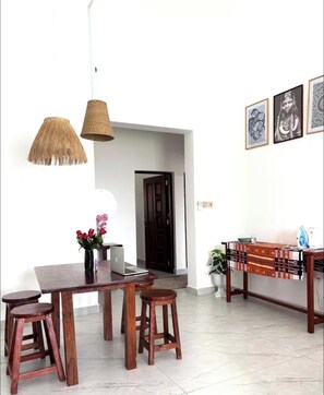 Interior - Enchanting, Central Beachfront  1-bedroom Apartment (Malindi)