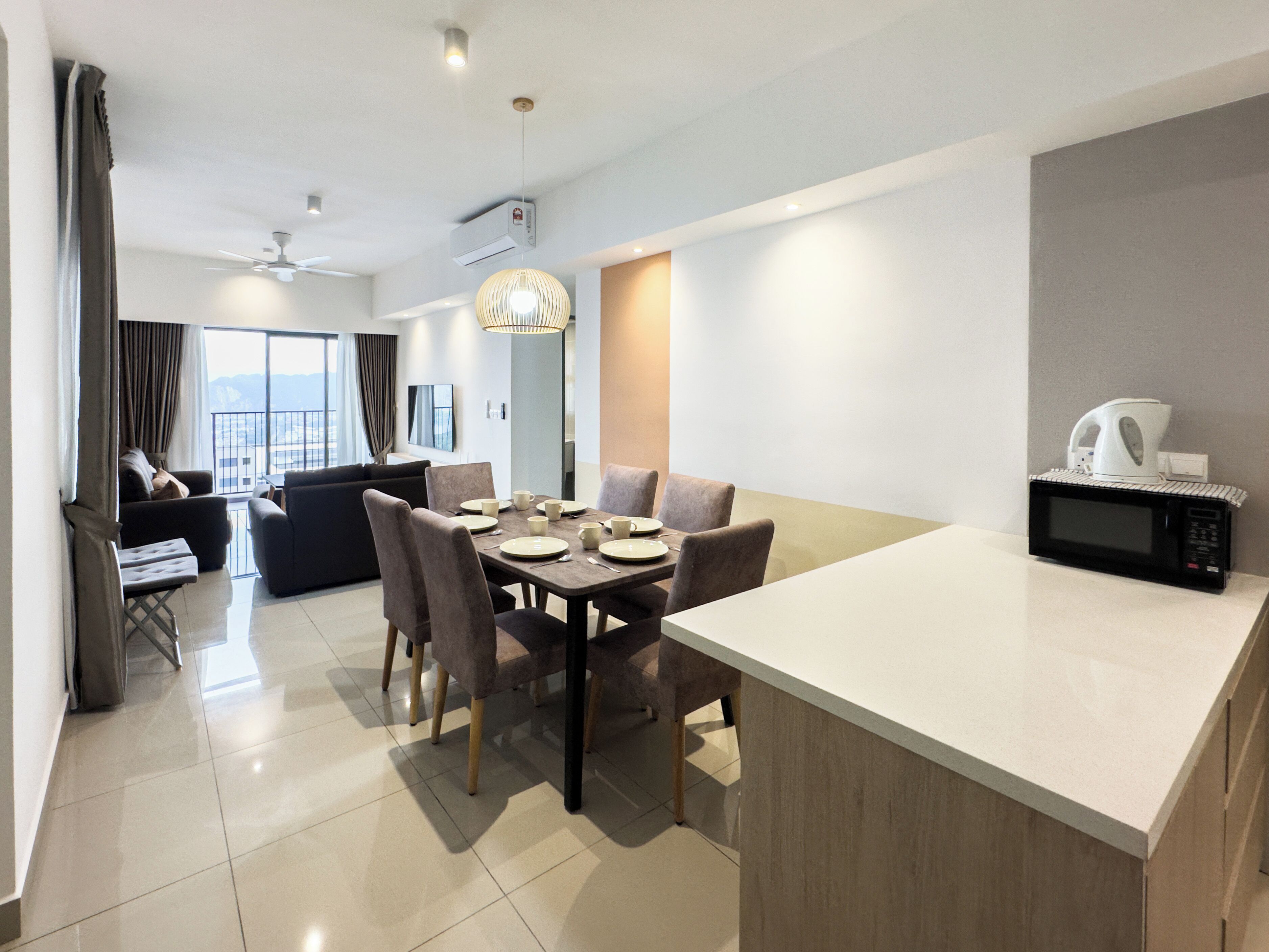 Condo, 4 Bedrooms, Balcony, City View | Dining room