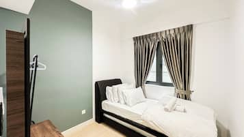 Condo, 4 Bedrooms, Balcony, City View