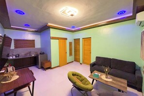 Family Room | Bathroom