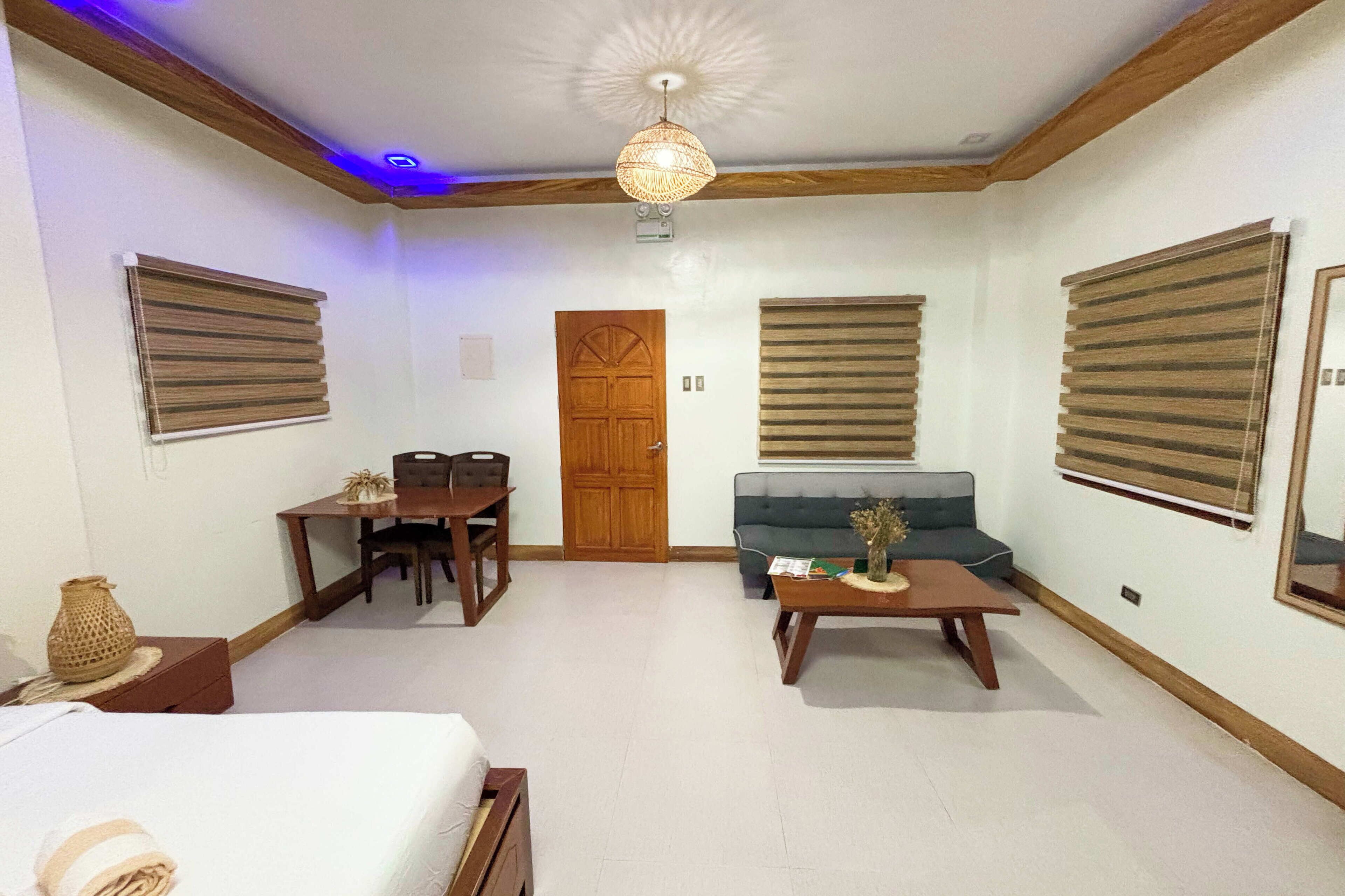 Desk, laptop workspace, rollaway beds, free WiFi
