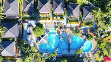 2 piscinas al aire libre