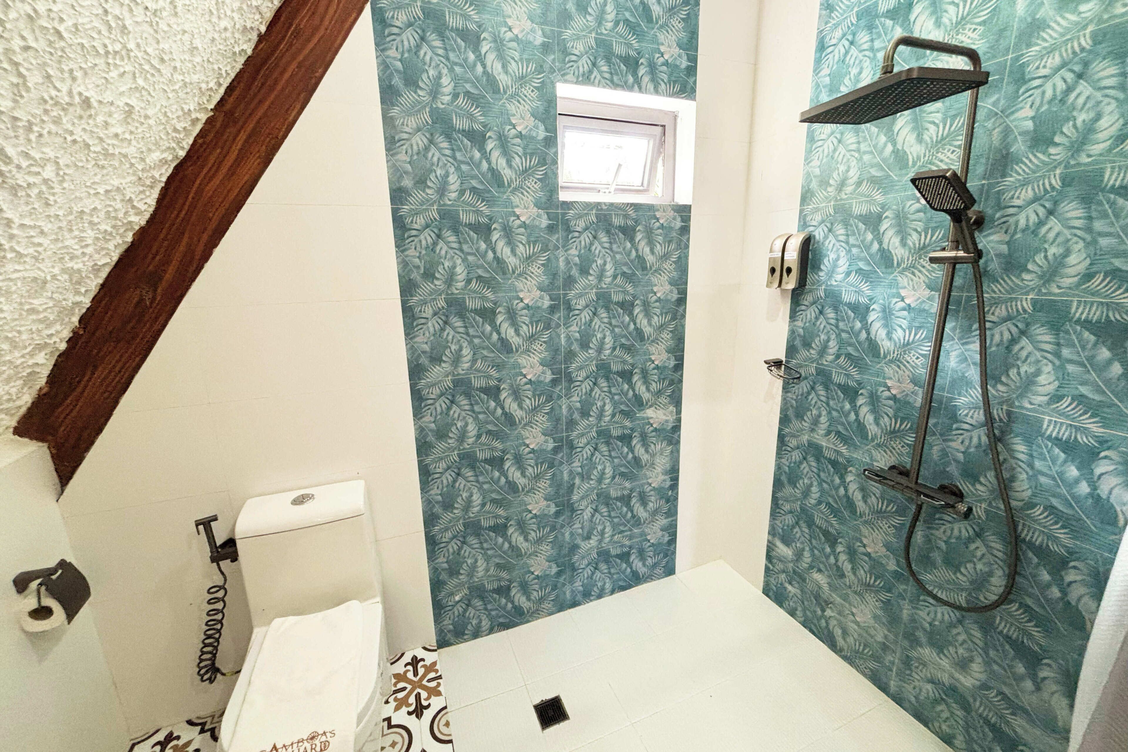 Three Bedroom Villa | Bathroom | Shower, rainfall showerhead, bidet, towels