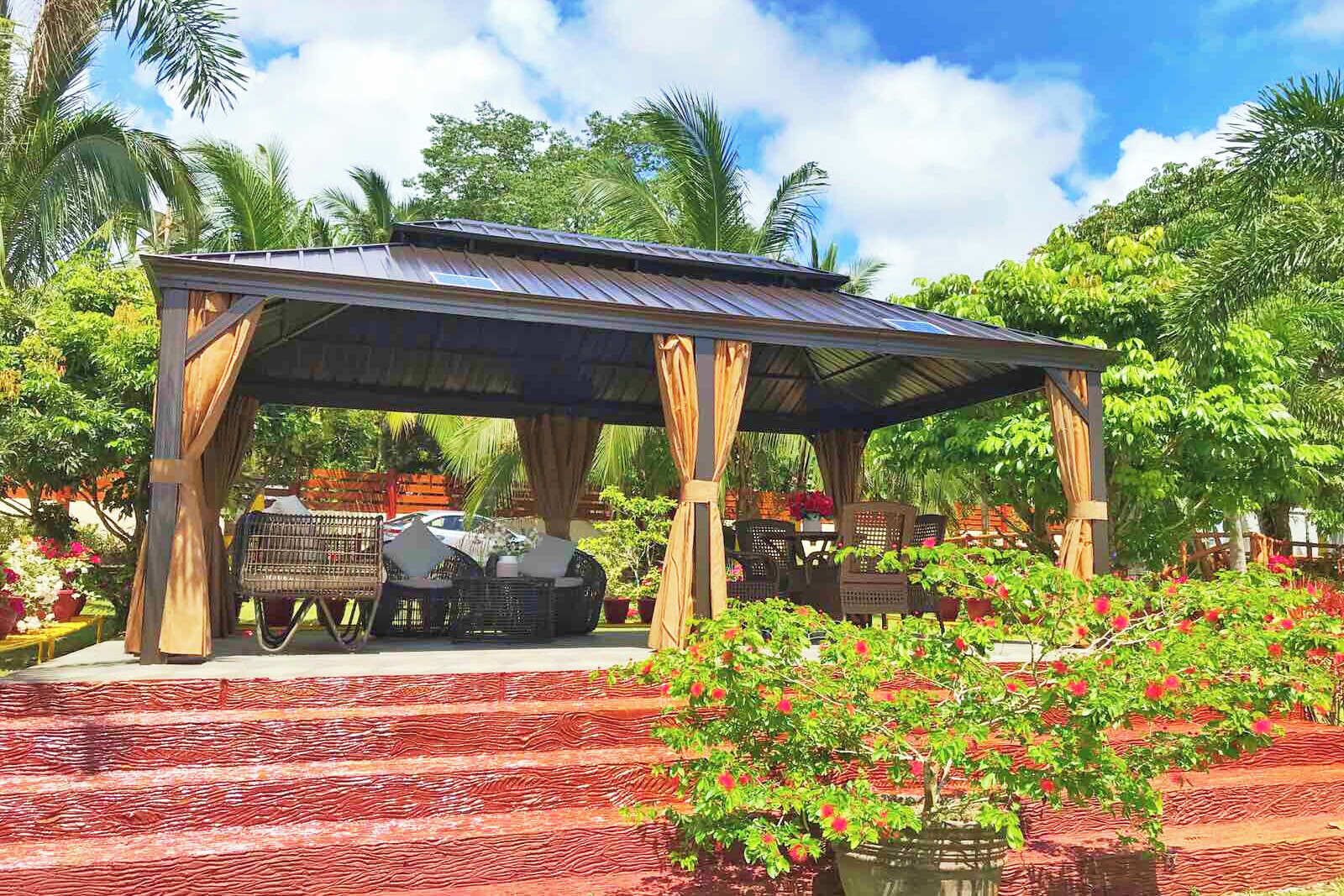 المنشأة من الخارج