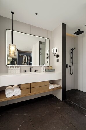 Kahden hengen superior-huone | Kylpyhuone