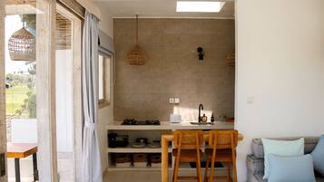 Comfort villa, patio, uitzicht op zwembad | Interieur