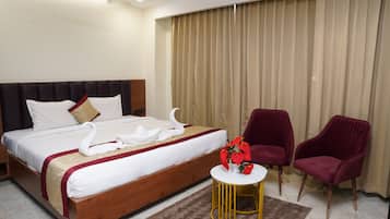 Executive Room | Premium bedding, iron/ironing board, free WiFi, bed sheets